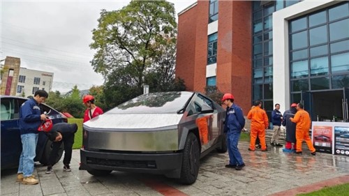 见证科技 共赴未来 | 特斯拉“赛博”巡展驶入云顶集团产业基地
